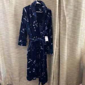 Blue velvet type  robe